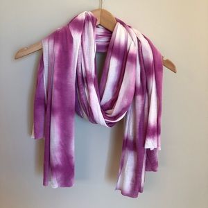 Banana republic magenta and white scarf